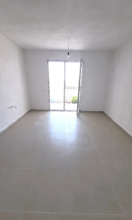 Kavaje, shitet apartament 3+1+Aneks+Ballkon Kati 5, 115 m² 92.000 € (Kavaje)