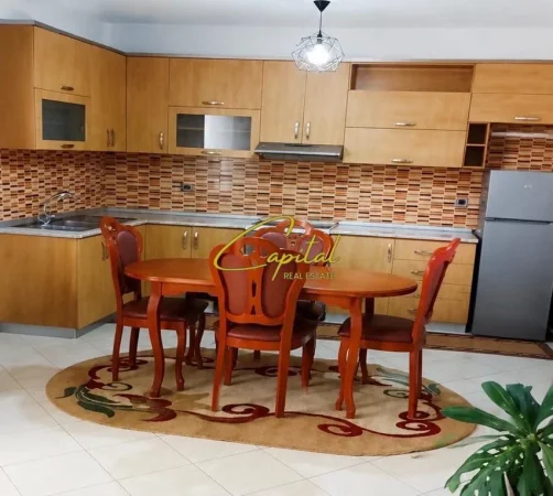 Tirane, jepet me qera apartament 2+1 Kati 1, 100 m² 500 € (BULEVARDI I RI)