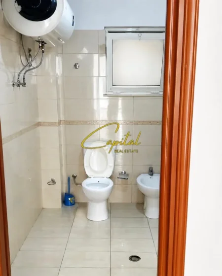 Tirane, jepet me qera apartament 2+1 Kati 1, 100 m² 500 € (BULEVARDI I RI)