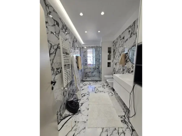 Tirane, shes apartament+verande | Penthouse 3+1+Aneks+Ballkon Kati 4, 207 m² 340.000 € 