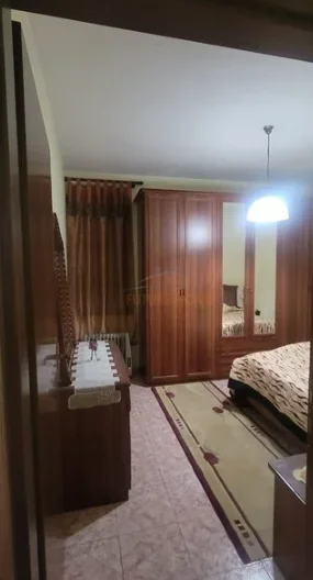 Tirane, jepet me qera apartament 2+1+2, Kati 8, 109 m² 900 € (Bllok)