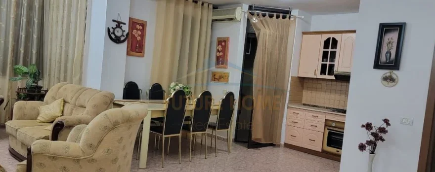 Tirane, jepet me qera apartament 2+1+2, Kati 8, 109 m² 900 € (Bllok)