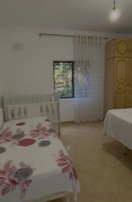Tirane, jepet me qera apartament 2+1 Kati 1, 242 m² 330 € (Paskuqan)