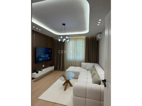 Tirane, shes apartament 1+1+Aneks+Ballkon Kati 2, 55 m² 