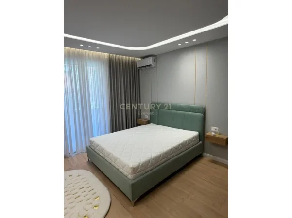 Tirane, shes apartament 1+1+Aneks+Ballkon Kati 2, 55 m² 
