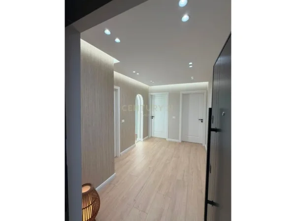 Tirane, shes apartament 1+1+Aneks+Ballkon Kati 2, 55 m² 