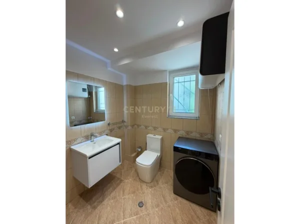 Tirane, shes apartament 1+1+Aneks+Ballkon Kati 2, 55 m² 