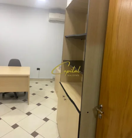 Tirane, jepet me qera ambjent biznesi Kati 0, 110 m² 1.000 € (ISH BLLOKU)
