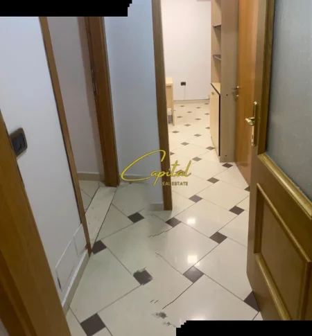 Tirane, jepet me qera ambjent biznesi Kati 0, 110 m² 1.000 € (ISH BLLOKU)