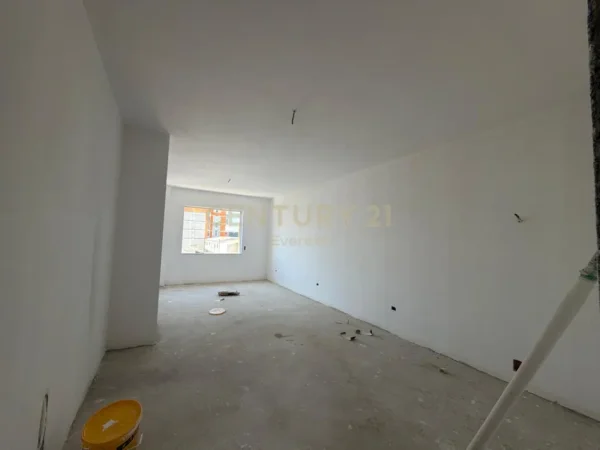 Tirane, shitet apartament 2+1 Kati 1, 122 m² 125.000 € (Kamez everest146498)