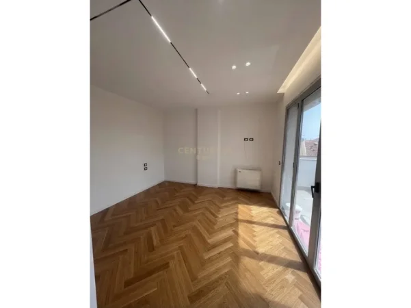 Tirane, shes apartament 1+1+Aneks+Ballkon Kati 4, 58 m² 178.000 € 