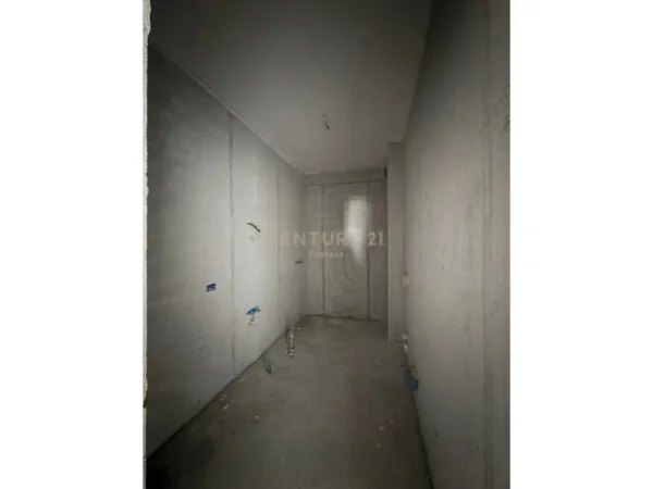 Tirane, shitet apartament 2+1 Kati 1, 122 m² 125.000 € (Kamez everest146498)