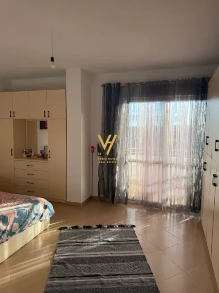 Tirane, jepet me qera apartament 2+1+Ballkon Kati 3, 104 m² 470 € (FRESKU)