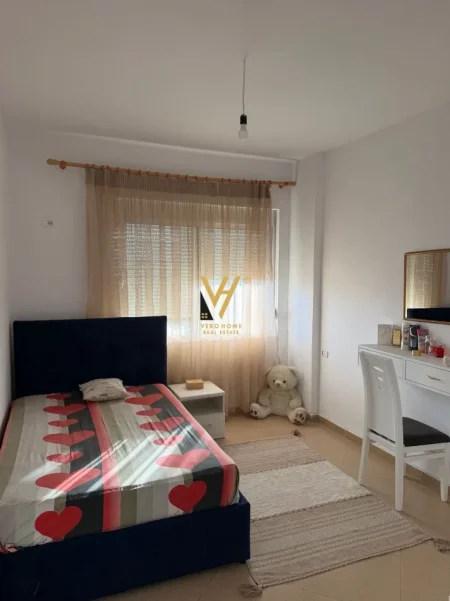 Tirane, jepet me qera apartament 2+1+Ballkon Kati 3, 104 m² 470 € (FRESKU)