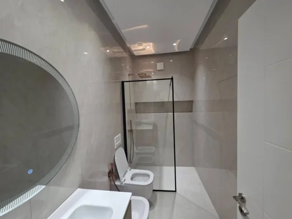 Tirane, jepet me qera apartament 1+1 Kati 3, 55 m² 600 € (Rruga 5 Maji)