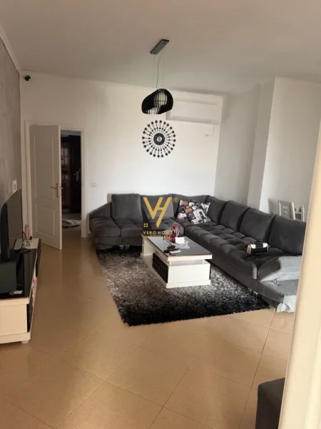 Tirane, jepet me qera apartament 2+1+Ballkon Kati 3, 104 m² 470 € (FRESKU)