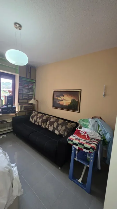 Tirane, jepet me qera apartament 2+1 Kati 4, 90 m² 950 € (Rruga Kosovareve)