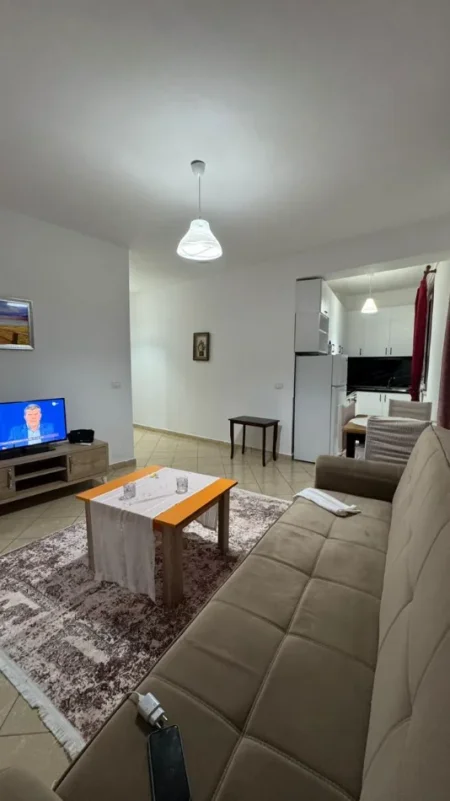 Tirane, jepet me qera apartament 1+1 Kati 7, 70 m² 400 € (ASTIR)