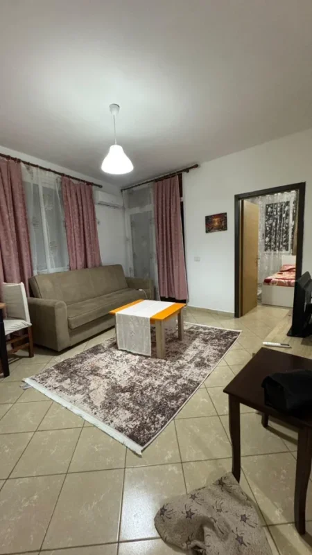 Tirane, jepet me qera apartament 1+1 Kati 7, 70 m² 400 € (ASTIR)