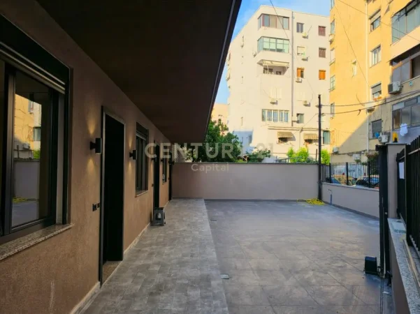 Tirane, jepet me qera Vile Kati 0, 208 m² 4.000 €