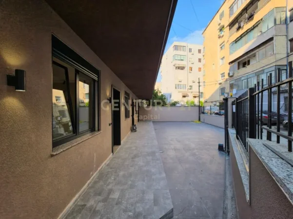 Tirane, jepet me qera Vile Kati 0, 208 m² 4.000 €