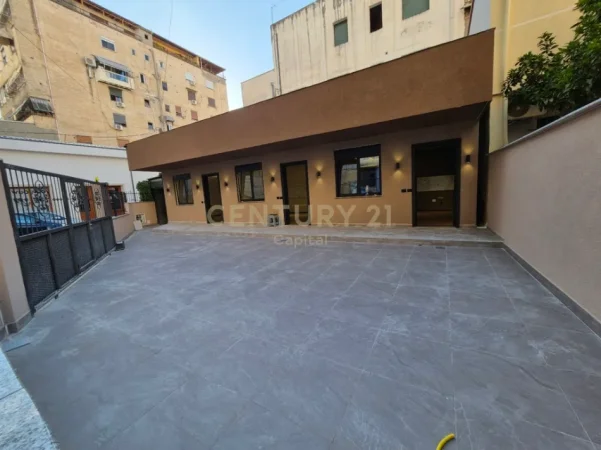 Tirane, jepet me qera Vile Kati 0, 208 m² 4.000 €