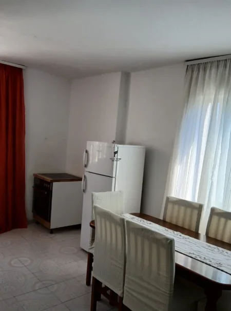 Tirane, jepet me qera apartament 1+1 Kati 5, 70 m² 600 € (VASIL SHANTO)