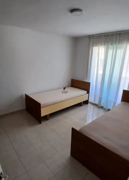 Tirane, jepet me qera apartament 1+1 Kati 5, 70 m² 600 € (VASIL SHANTO)