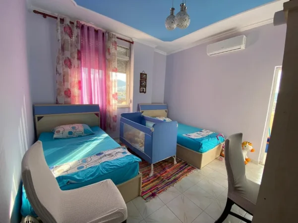 Tirane, jepet me qera apartament 2+1+Ballkon Kati 7, 100 m² 550 € (Rruga Isuf Elezi /,pak minuta larg Universitetit “Marlin Barleti)