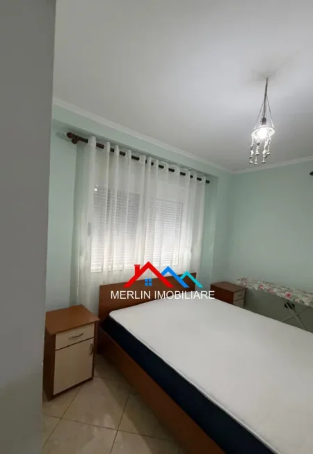 Tirane, jepet me qera apartament 2+1+Ballkon Kati 3, 67 m² 535 € (BULEVARDI BAJRAM CURRI,MATERNITETI I RI.)