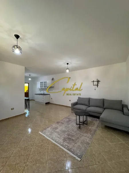 Tirane, jepet me qera apartament 1+1 Kati 2, 80 m² 400 € (BULEVARDI BAJRAM CURRI)