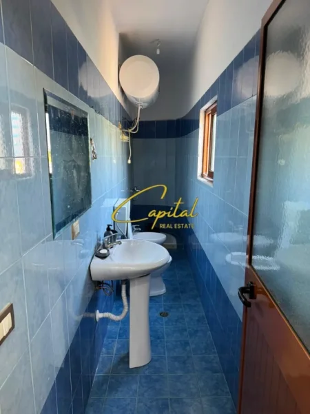Tirane, jepet me qera apartament 1+1 Kati 2, 80 m² 400 € (BULEVARDI BAJRAM CURRI)