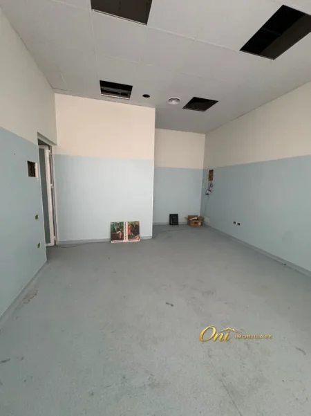 Tirane, shitet dyqan Kati 0, 132 m² 490.000 € (KIKA 2)