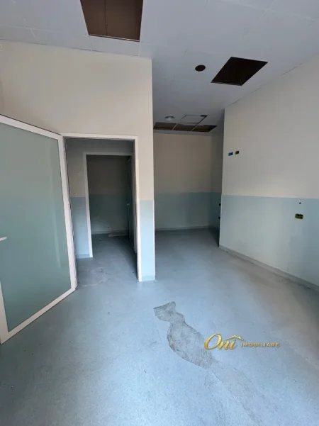 Tirane, shitet dyqan Kati 0, 132 m² 490.000 € (KIKA 2)