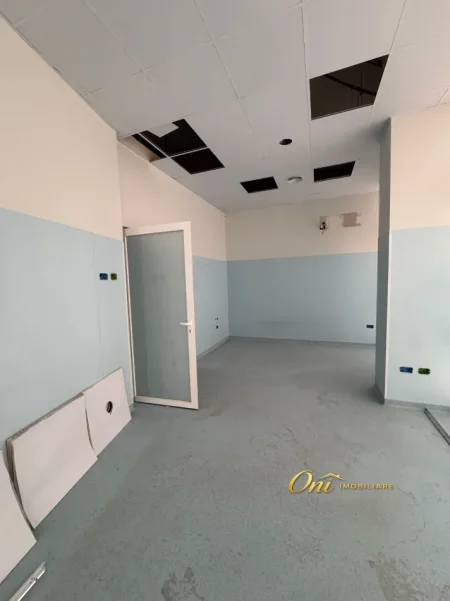 Tirane, shitet dyqan Kati 0, 132 m² 490.000 € (KIKA 2)