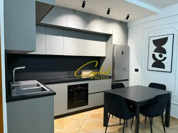 Tirane, jepet me qera apartament 1+1 Kati 3, 70 m² 550 € (KODRA E DIELLIT)