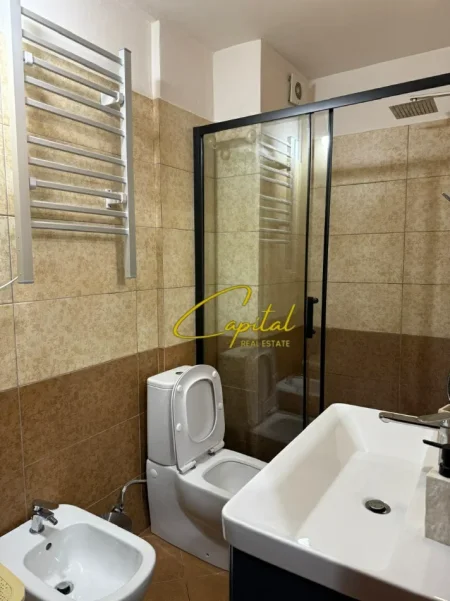 Tirane, jepet me qera apartament 1+1 Kati 3, 70 m² 550 € (KODRA E DIELLIT)