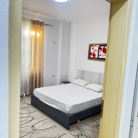 Tirane, jepet me qera apartament 1+1 Kati 1, 67 m² 500 € (5 Maji)