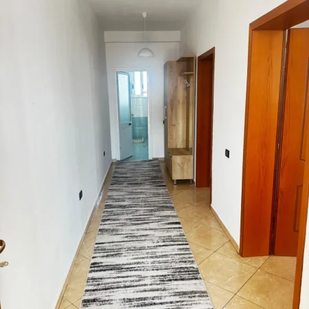 Tirane, jepet me qera apartament 1+1 Kati 4, 87 m² 500 € (5 Maji)