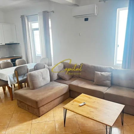 Tirane, jepet me qera apartament 1+1 Kati 4, 85 m² 500 € (5 MAJI)