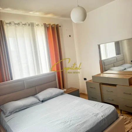 Tirane, jepet me qera apartament 1+1 Kati 4, 85 m² 500 € (5 MAJI)