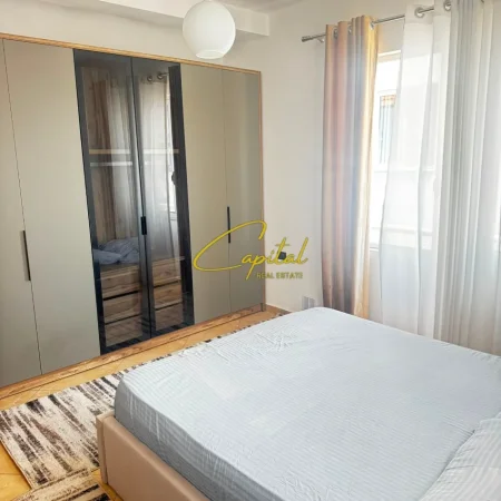 Tirane, jepet me qera apartament 1+1 Kati 4, 85 m² 500 € (5 MAJI)