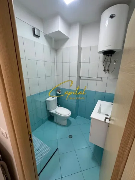 Tirane, jepet me qera apartament 1+1 Kati 6, 60 m² 500 € (MISTO MAME)