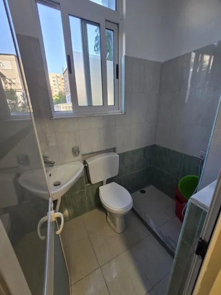 Tirane, jepet me qera apartament Studio Kati 2, 50 m² 480 € (21 Dhjetori)