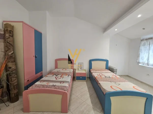 Tirane, jepet me qera apartament+verande | Penthouse 2+1+Ballkon Kati 7, 130 m² 600 € (FRESKU)