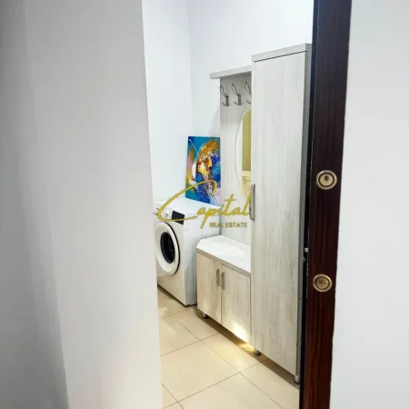 Tirane, jepet me qera apartament 1+1 Kati 1, 65 m² 500 € (5 MAJI)