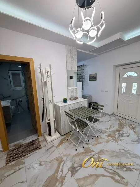 Tirane, jepet me qera apartament 2+1 Kati 2, 94 m² 650 € (ALI DEMI)