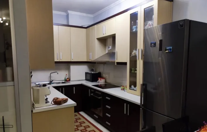 Tirane, jepet me qera apartament 2+1 Kati 2, 105 m² 1.150 € (Botanical Garden of Tirana)