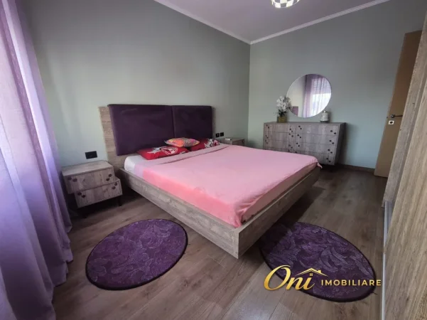 Tirane, jepet me qera apartament 2+1 , 100 m² 900 € (KIKA 2)