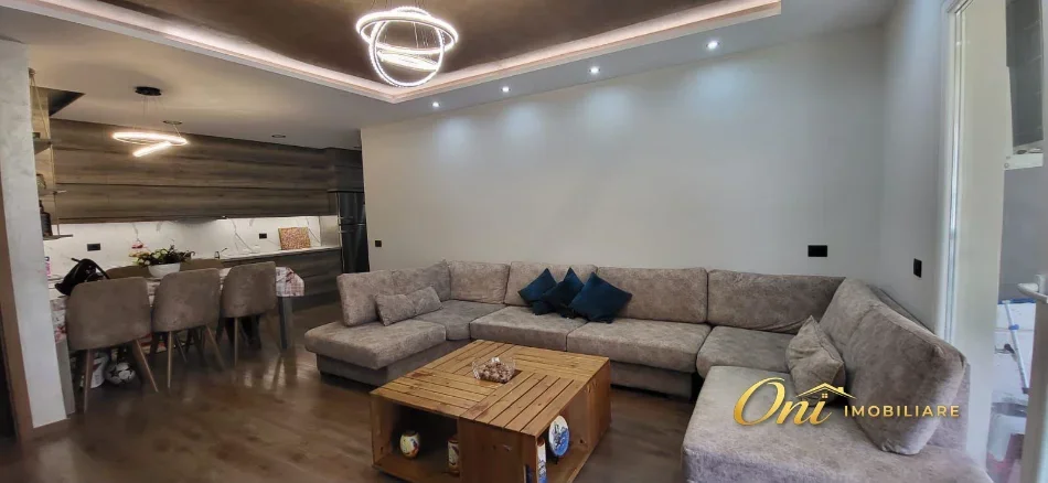 Tirane, jepet me qera apartament 2+1 , 100 m² 900 € (KIKA 2)